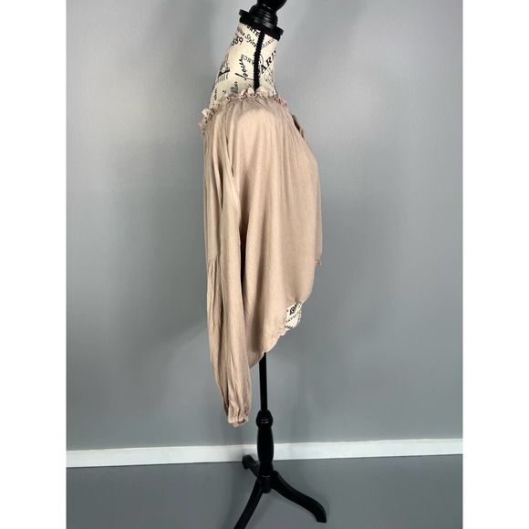 NWOT ruffle collar long sleeve tan on/ off the shoulder blouse with tie detail - Picture 7 of 11